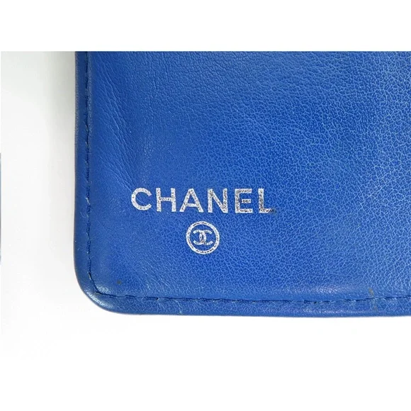 CHANEL Glossy Quilted Wallet in Teal and Silver - Picture 11 of 16